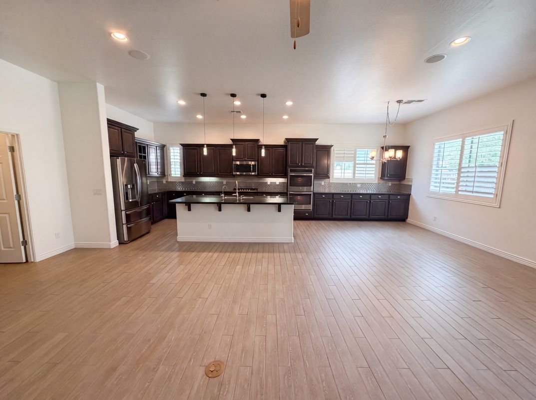 Property photo 2 of 7420 W Crabapple Dr