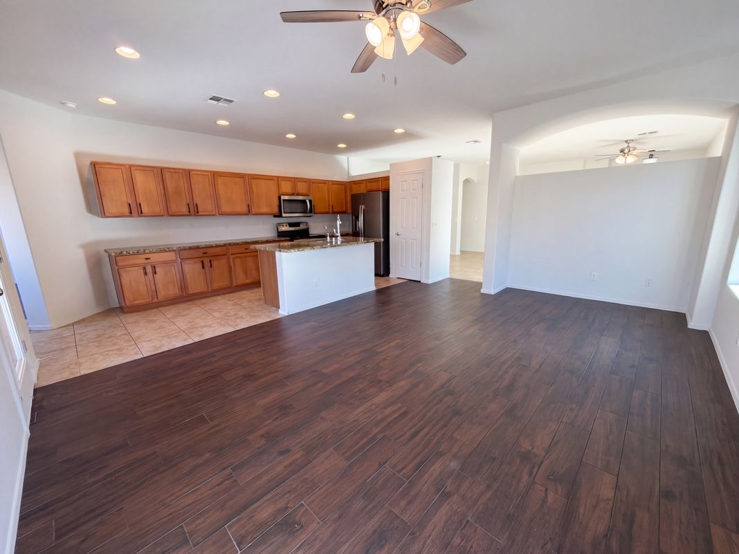 Property photo 3 of 25852 W Lynne Ln