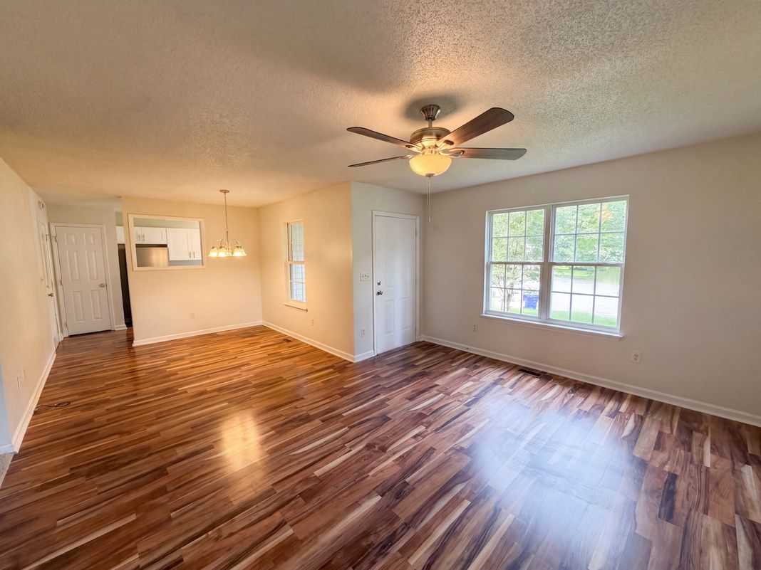Property photo 3 of 102 Jubilee Dr