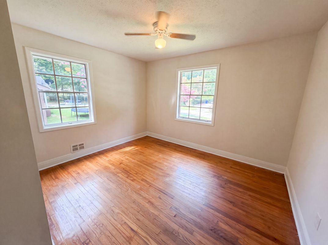Photo 9 of 19 of 1375 NW South Hicks Cir, Conyers, GA