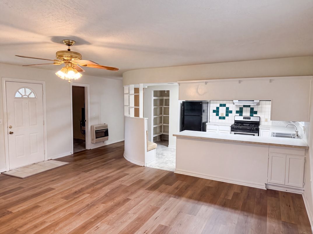 Property photo 3 of 430225 E 1155 Rd