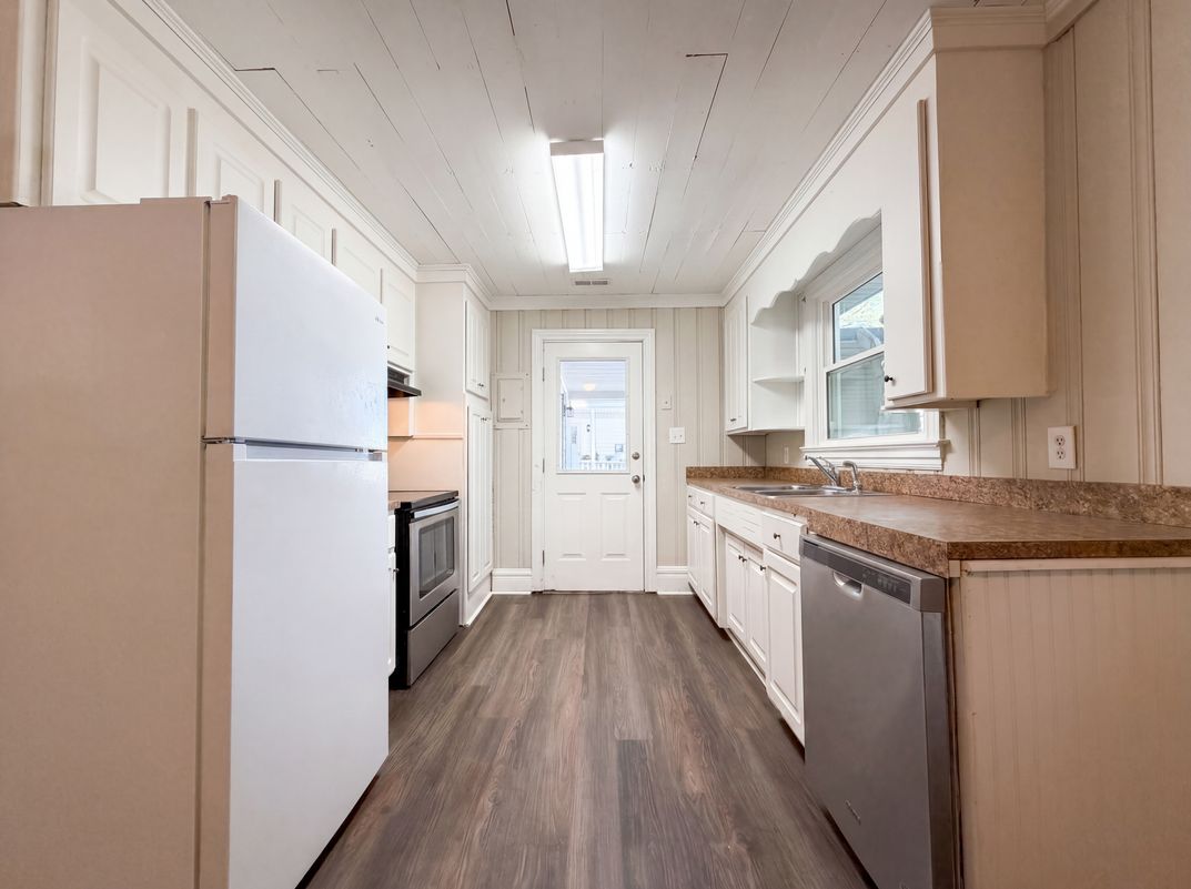 Property photo 2 of 107 Starling Street