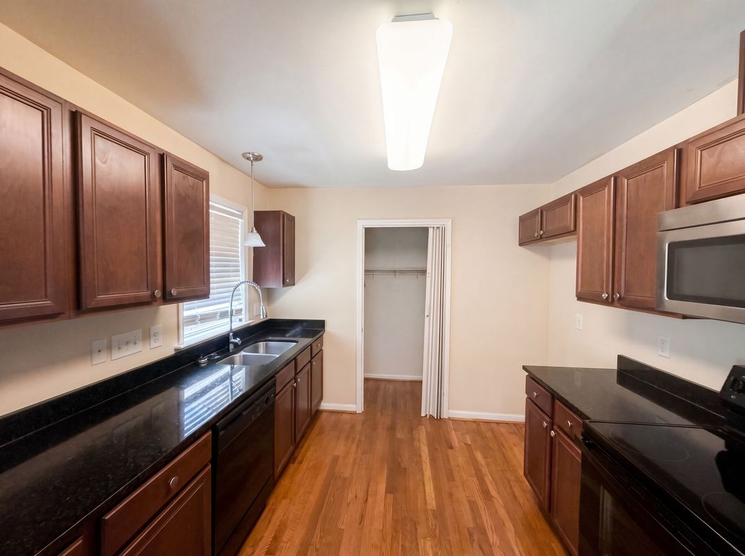 Property photo 2 of 900 Dorothy Sanders Way