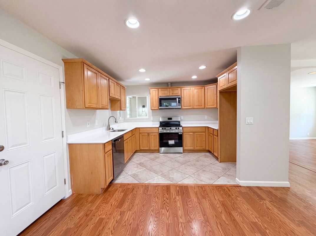 Property photo 2 of 1496 Soccer Ct