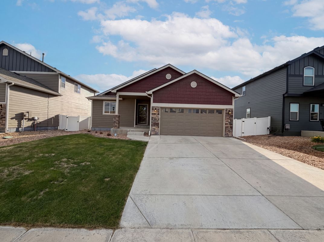 Photo 32 of 47 of 2403 Tabor St, Berthoud, CO