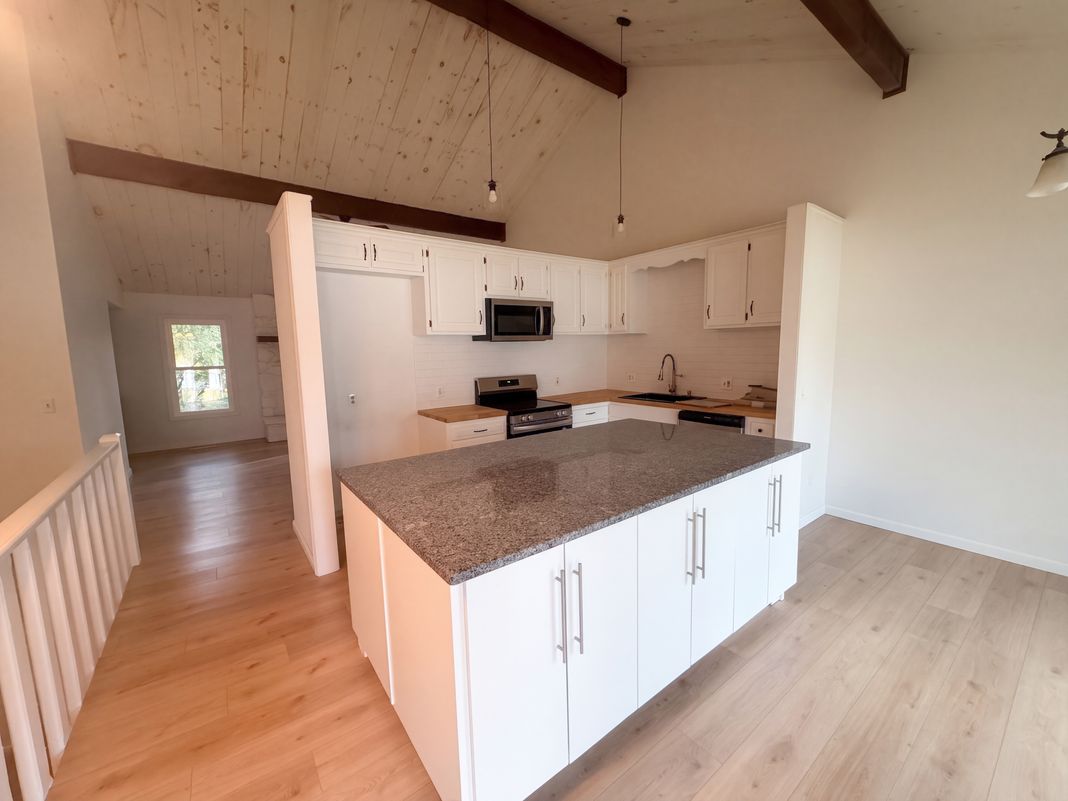 Property photo 2 of 2179 E Barcelona Pl