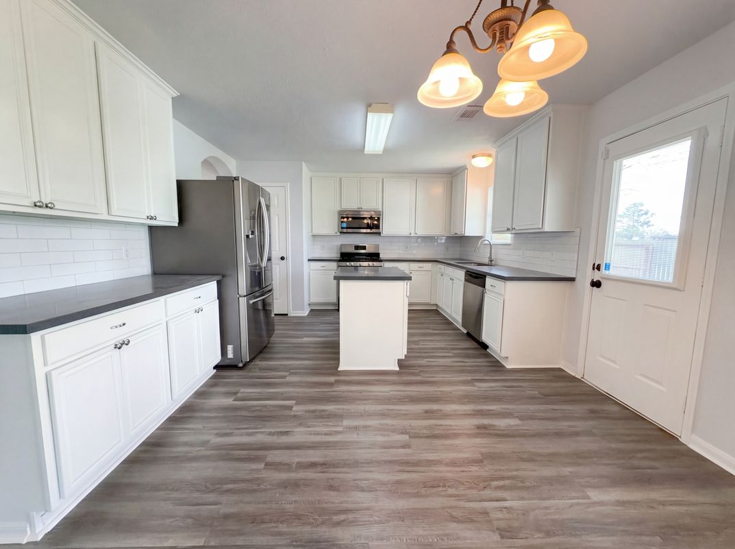Property photo 2 of 12111 Virline Ln