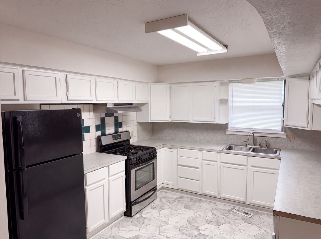 Property photo 2 of 430225 E 1155 Rd