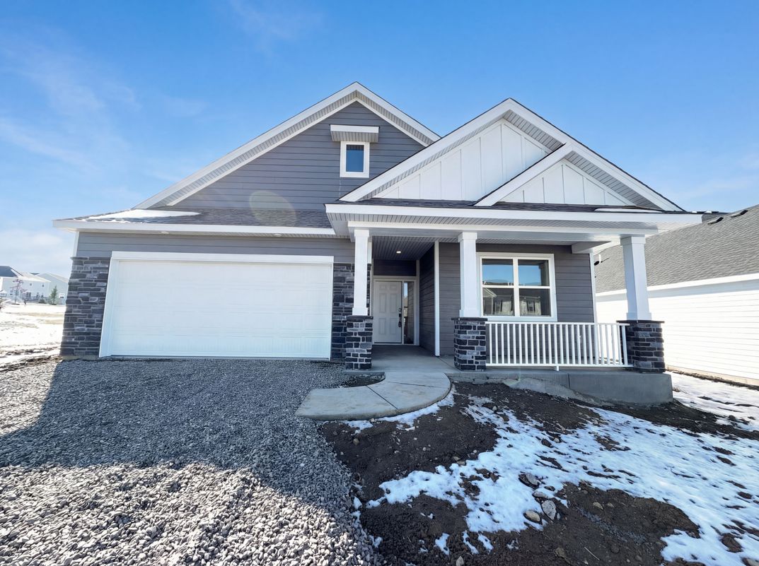 Property photo 1 of 10925 Glacier Ln N