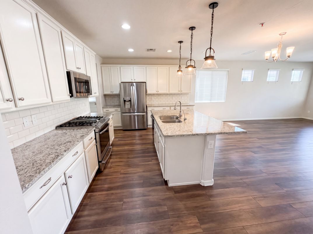 Property photo 2 of 10066 W Cashman Dr