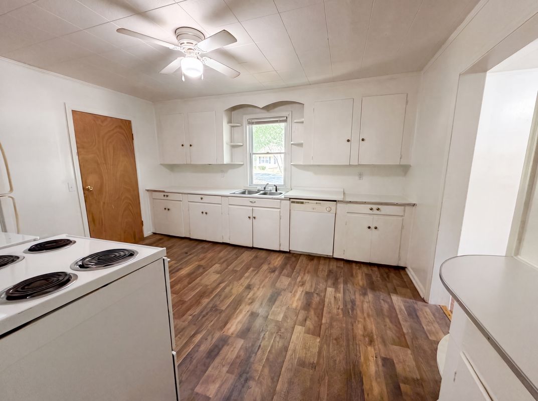 Property photo 2 of 441 Byrnes St