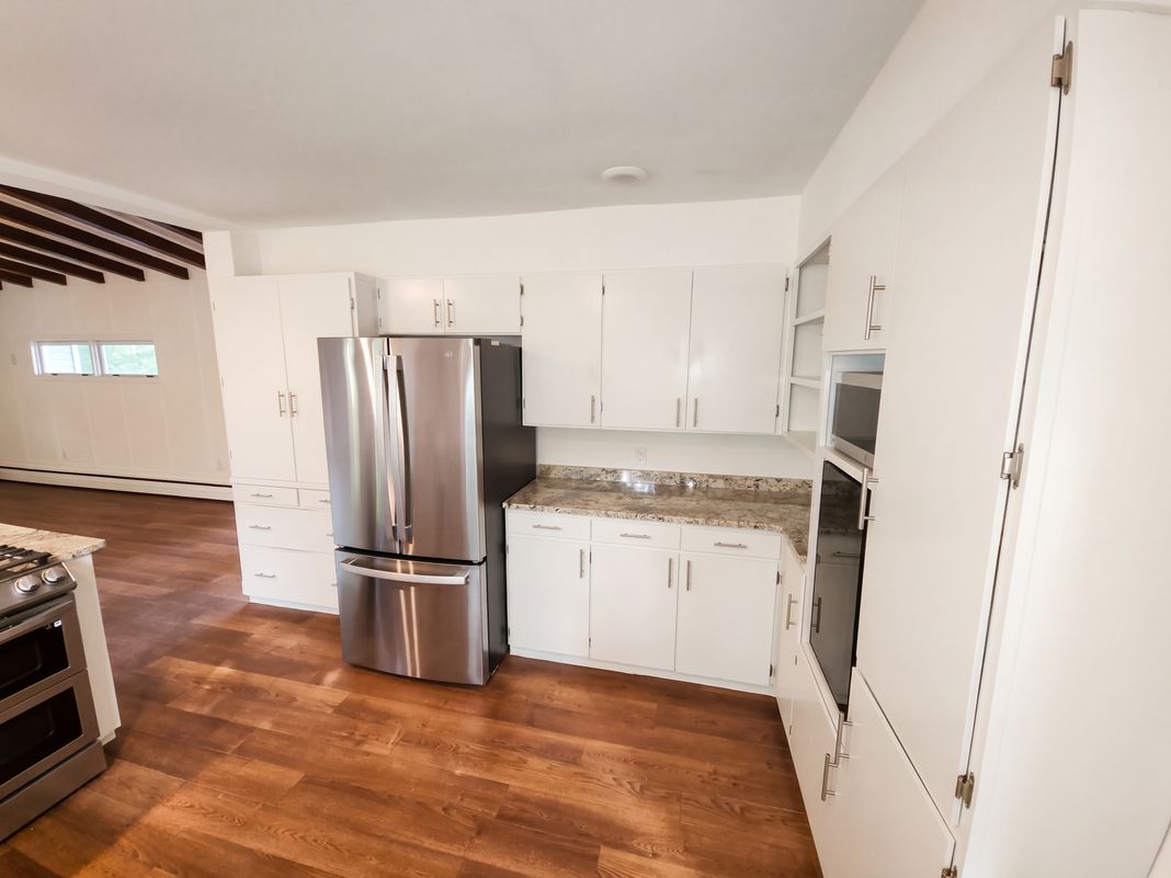 Property photo 2 of 180 W Main St