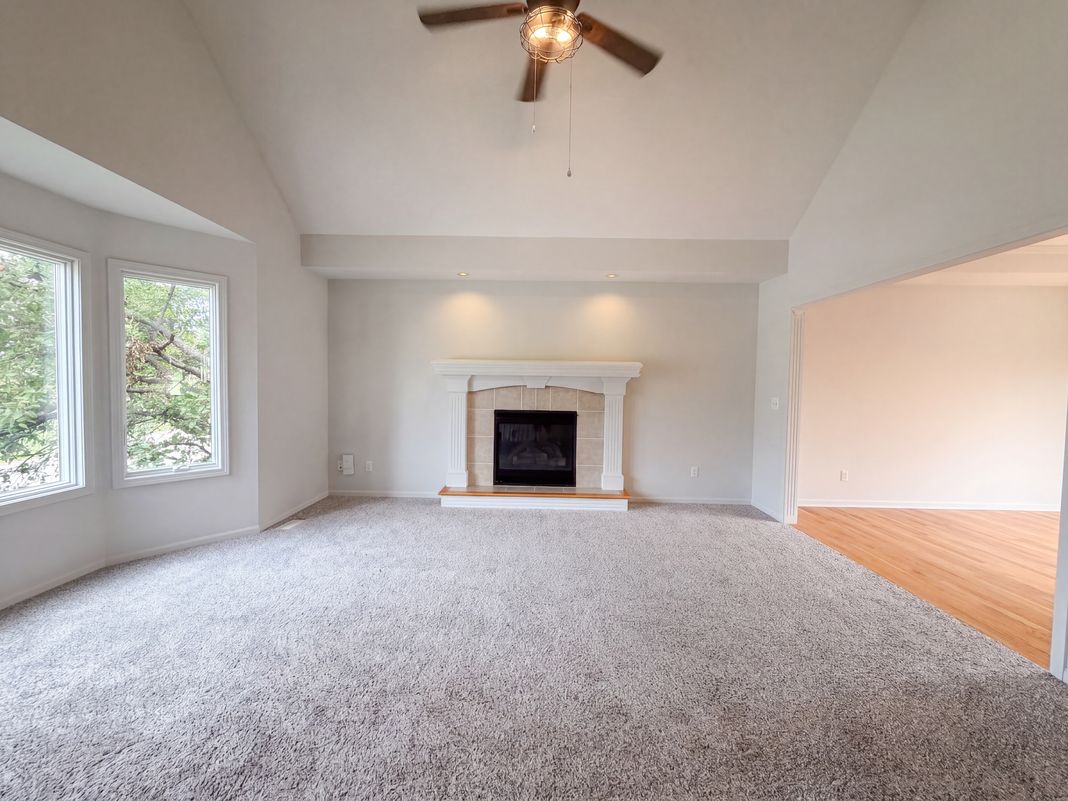 Property photo 3 of 403 S Lakeshore Dr