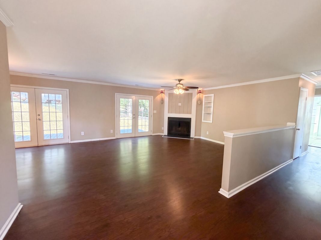 Property photo 3 of 6009 Lanai Ln