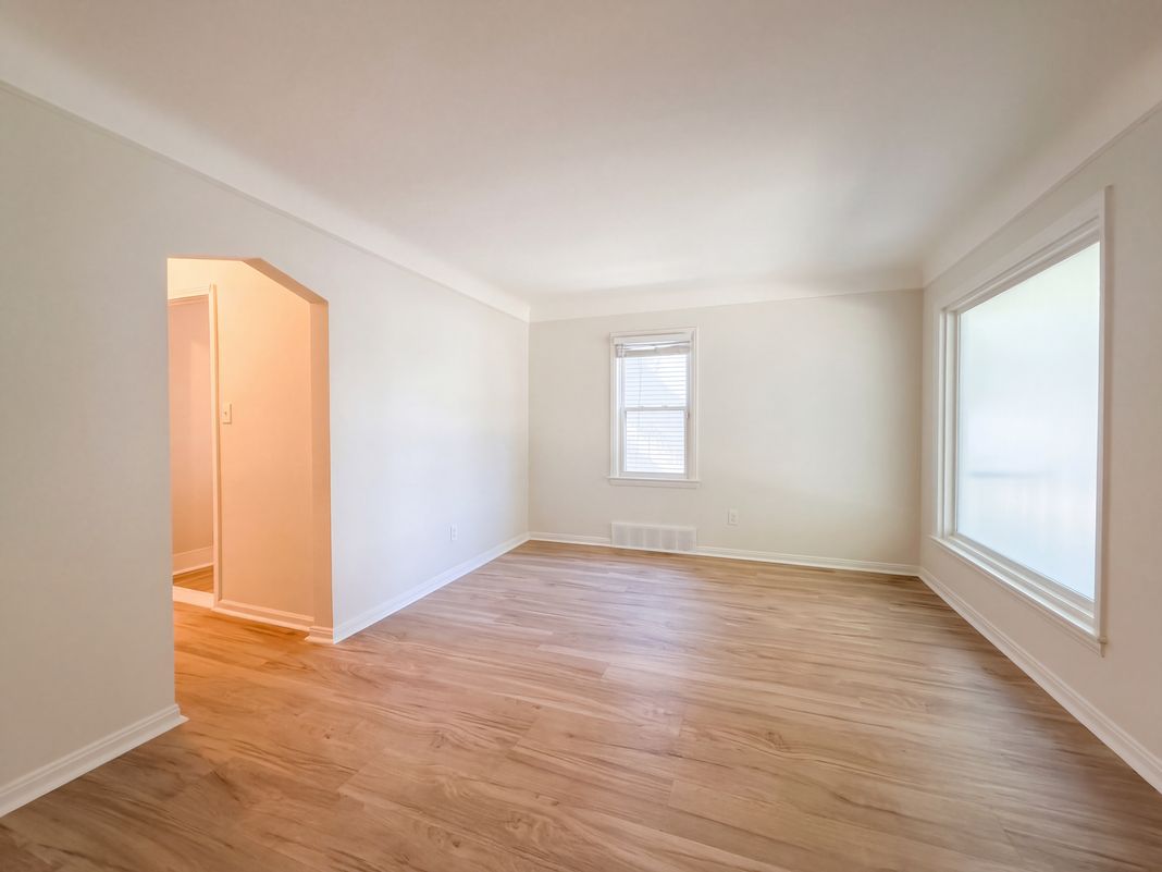 Property photo 3 of 830 Channing St