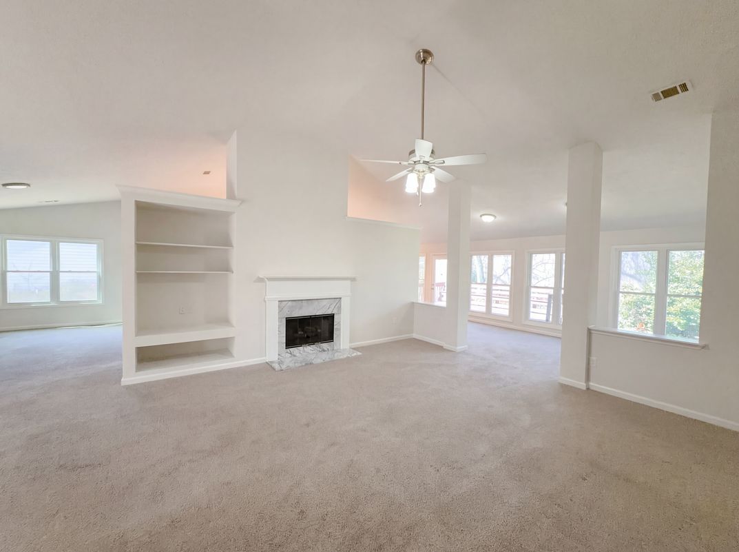 Property photo 3 of 2840 Meridian Dr
