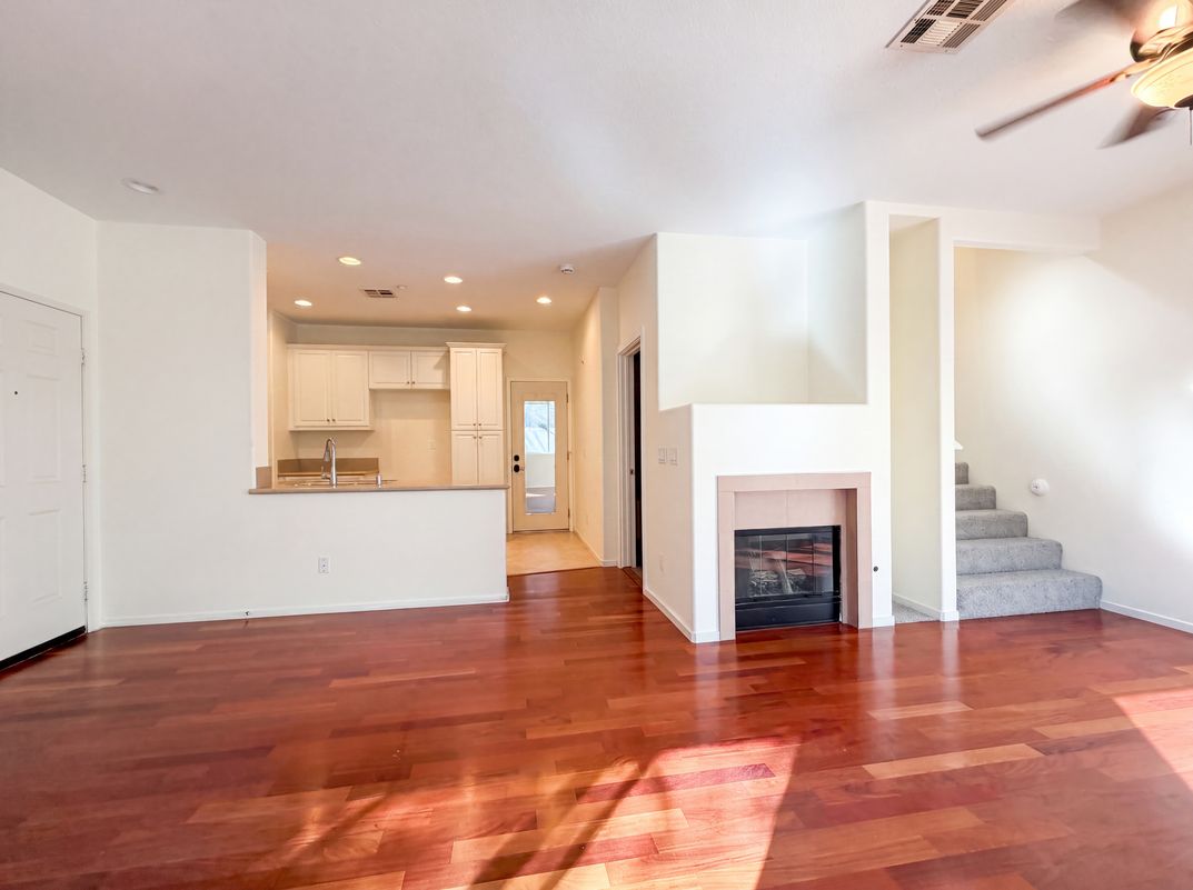 Property photo 3 of 4099 Peninsula Dr