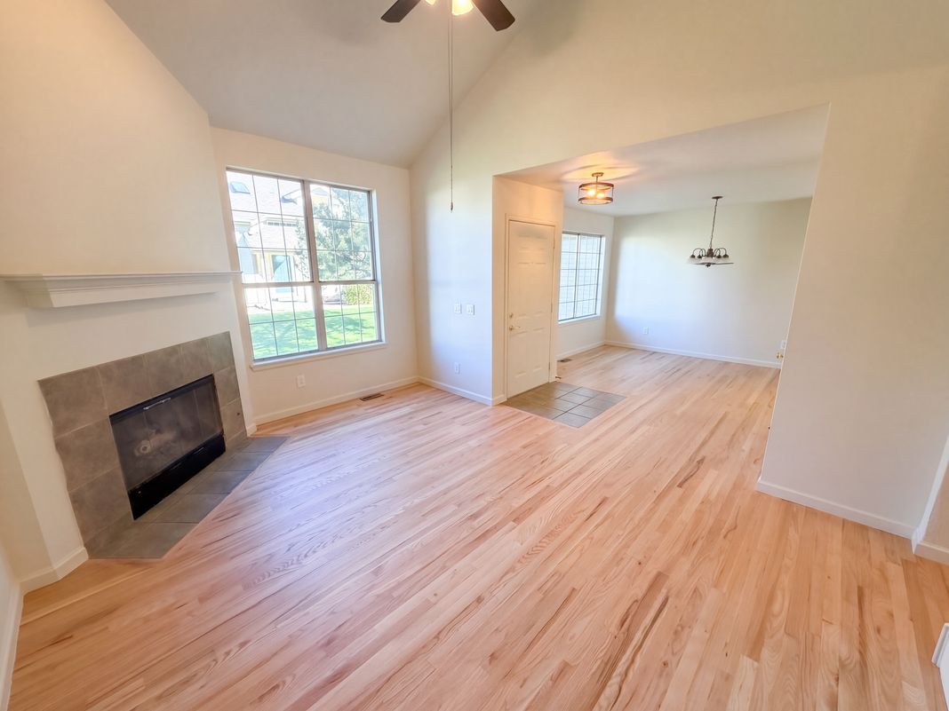 Property photo 3 of 2064 S Xenia Way