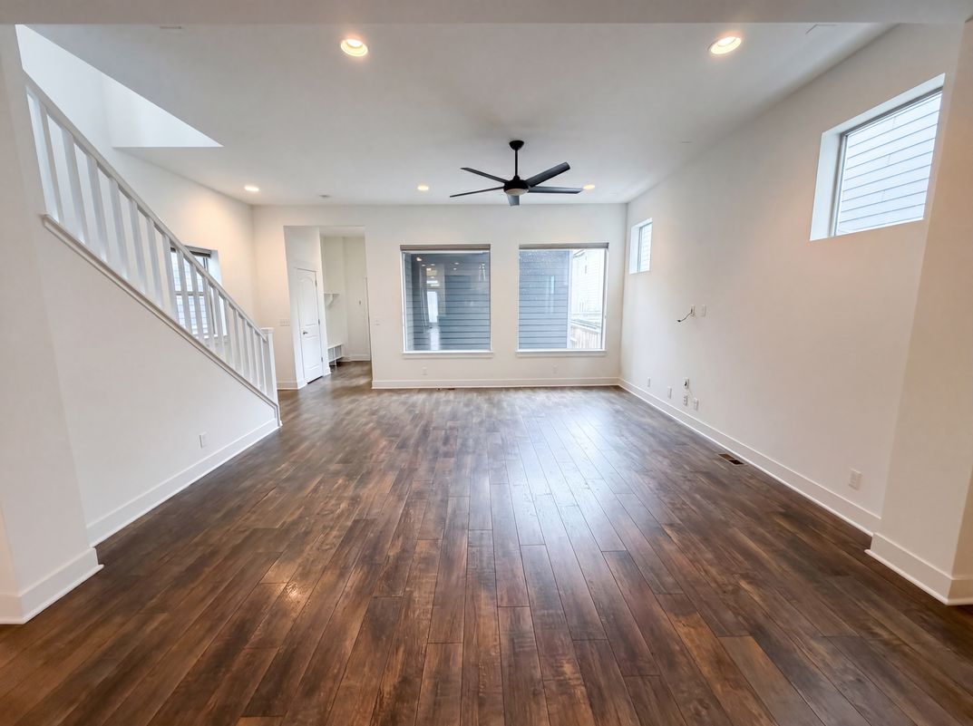 Property photo 3 of 11466 E 27th Ave
