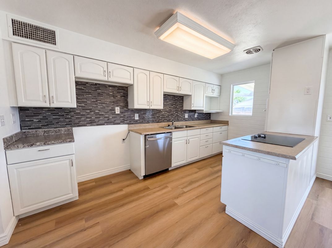 Photo 8 of 26 of 1457 W 7th Ave, Mesa, AZ