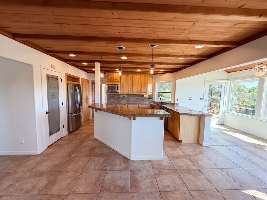 Property photo 2 of 8384 Woodman Ln