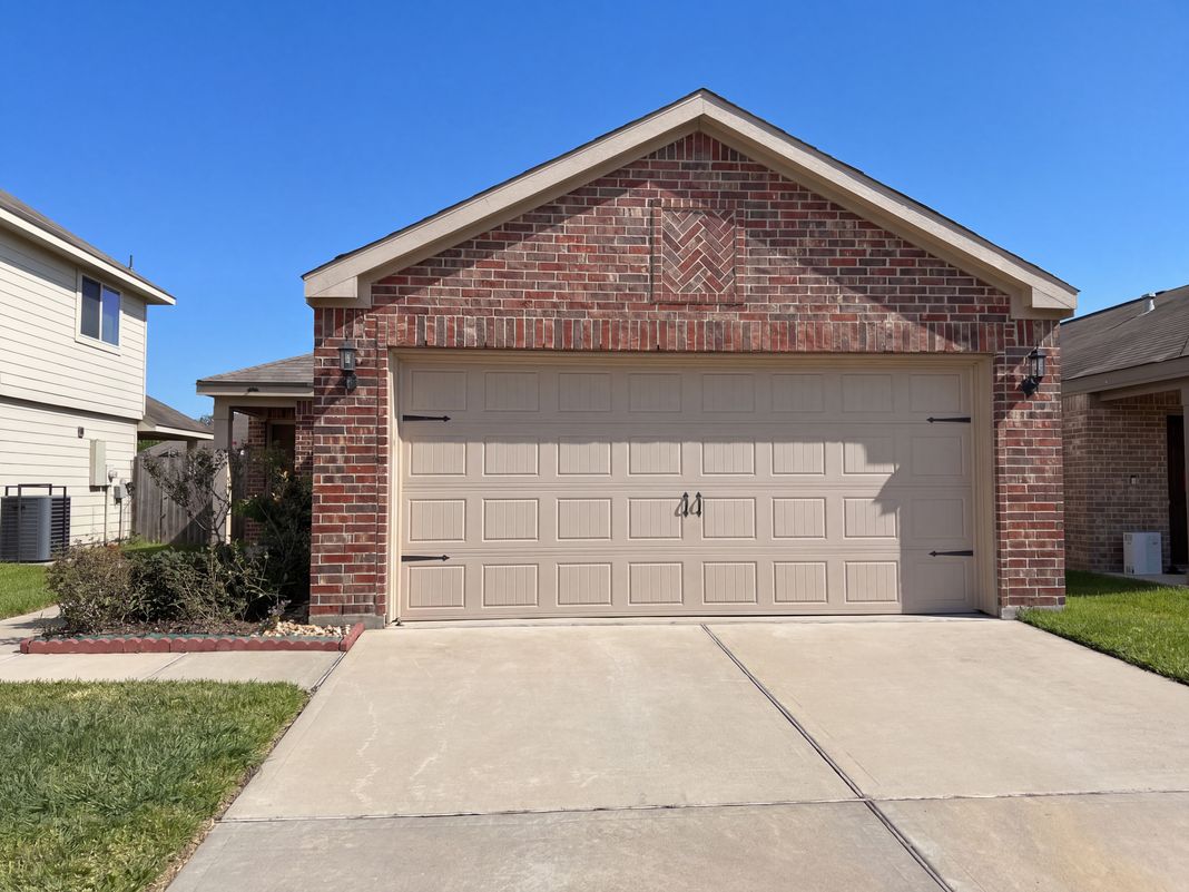 Property photo 1 of 6115 El Oro Dr
