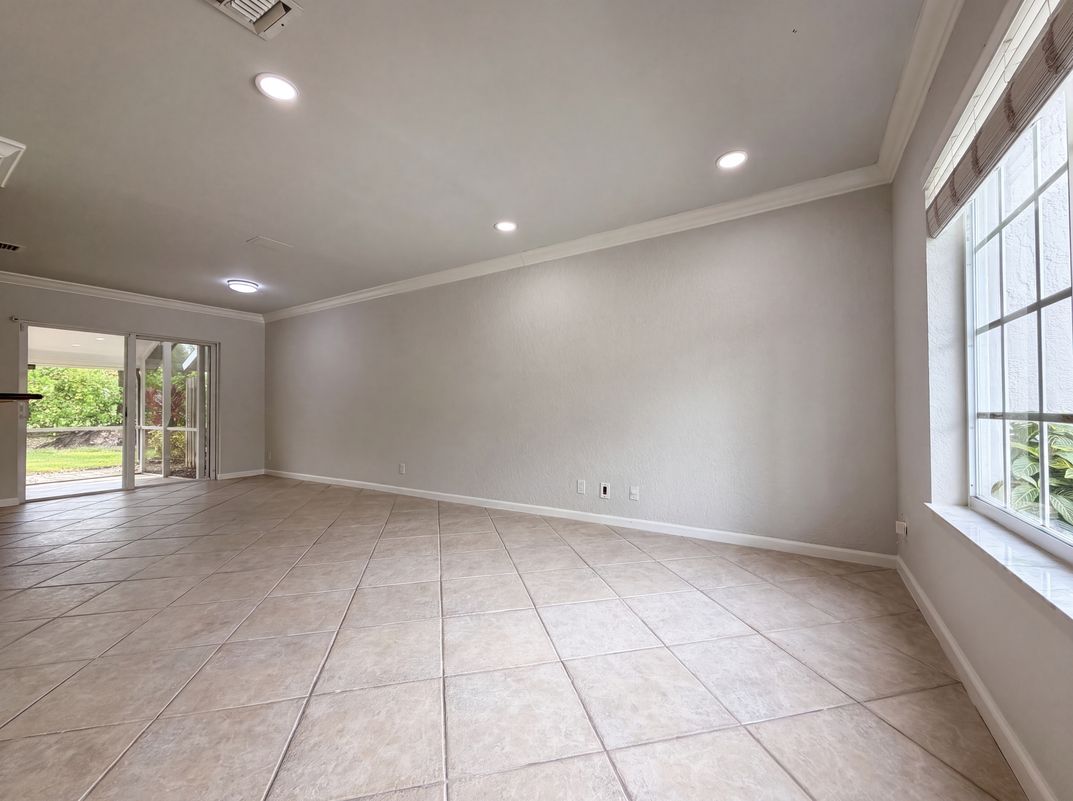 Property photo 3 of 1480 SW 47th Ave