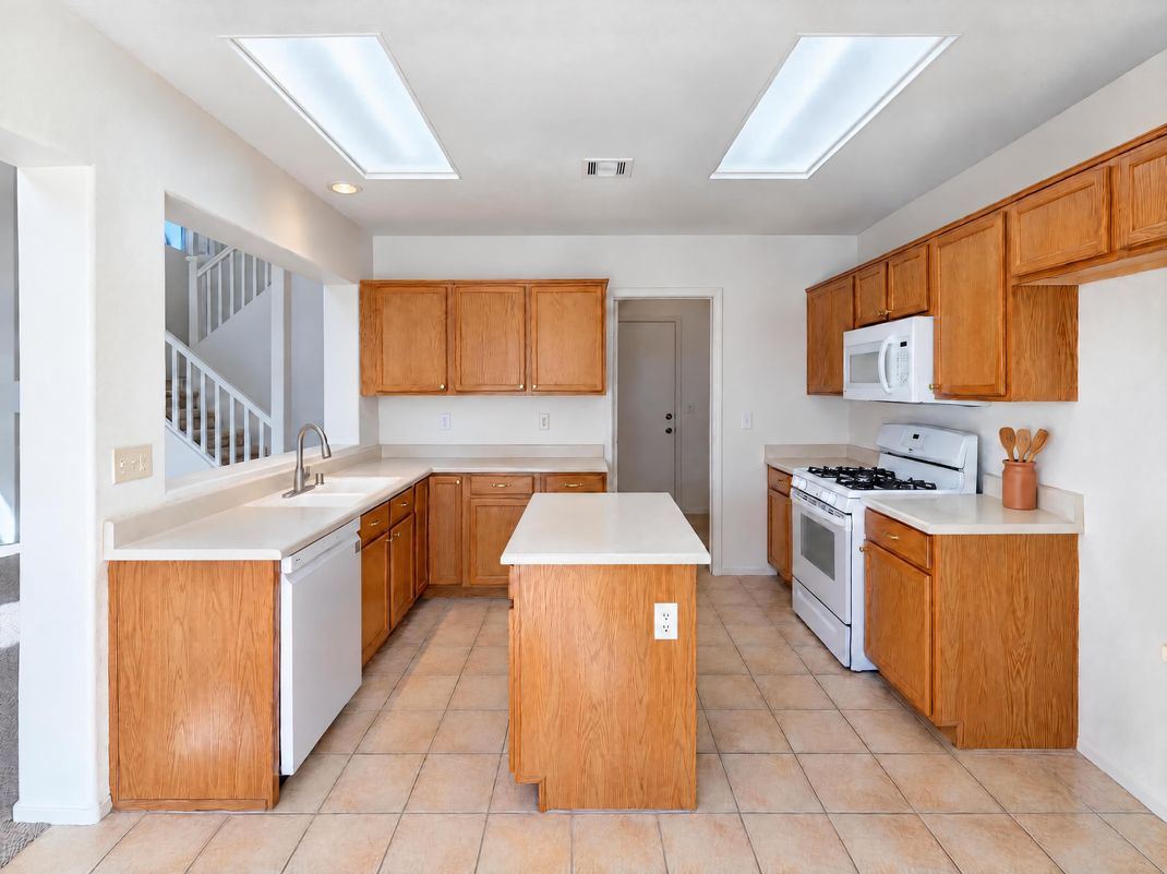 Property photo 3 of 608 Saddle Rider Ct