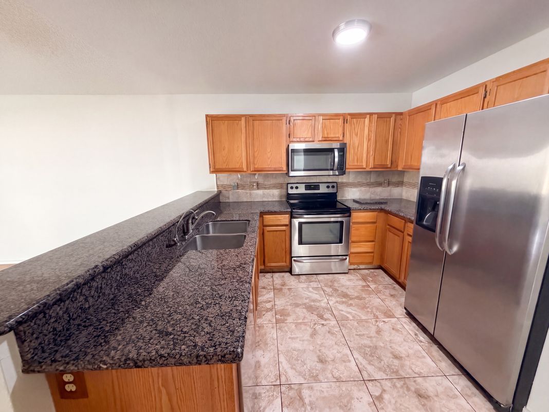 Property photo 2 of 10020 W Montecito Ave