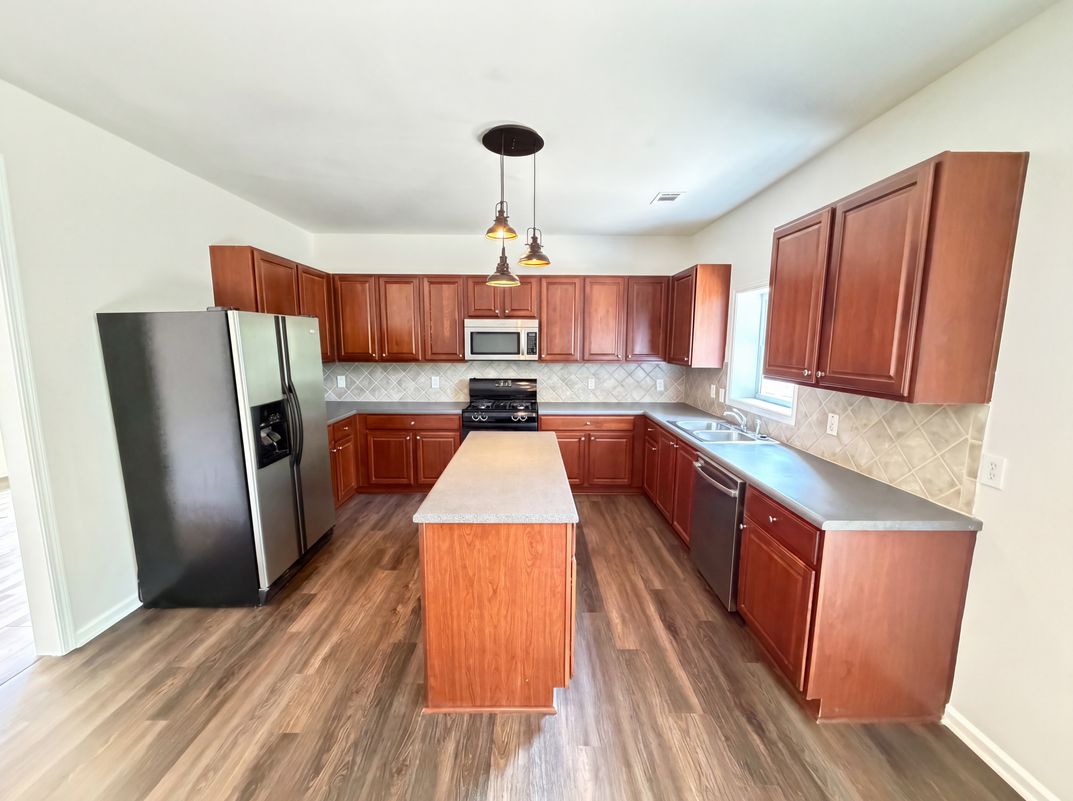 Property photo 2 of 109 Puckett Ct