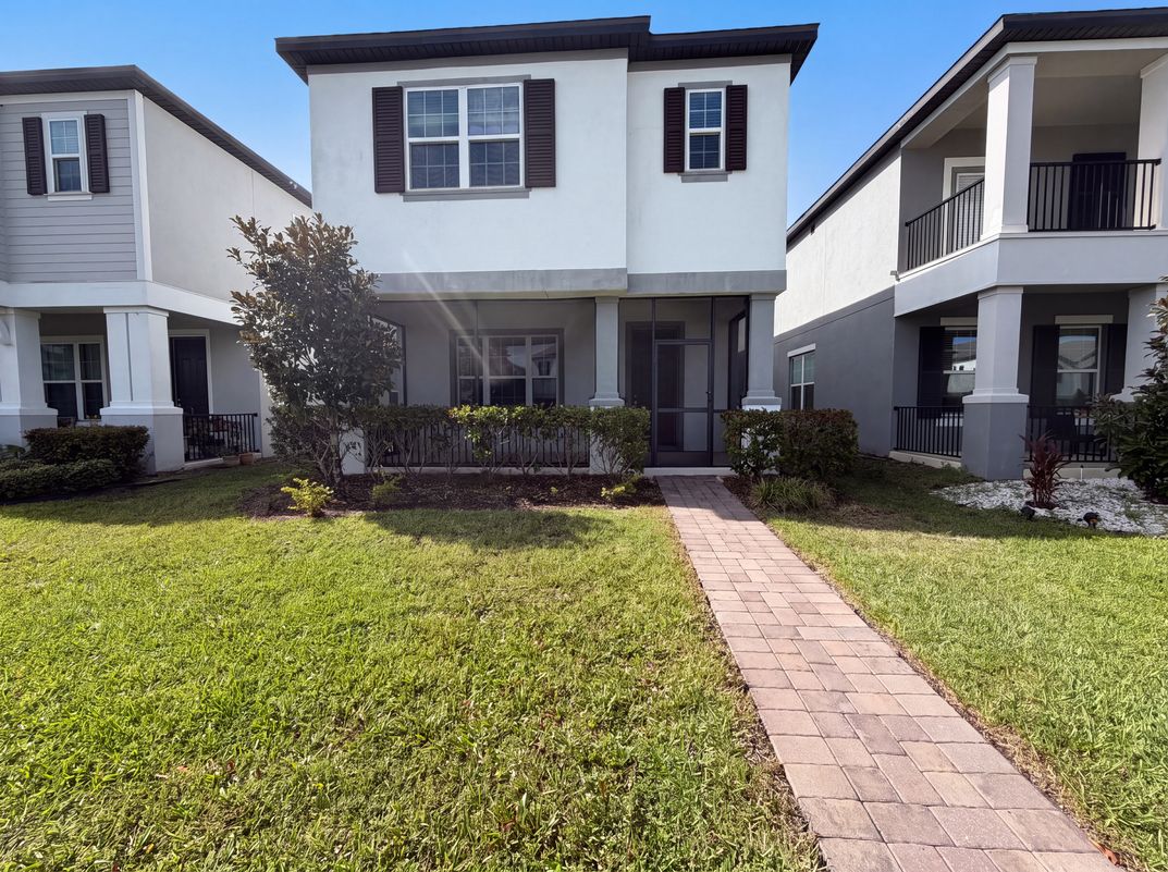 Property photo 1 of 1572 Astoria Arbor Ln