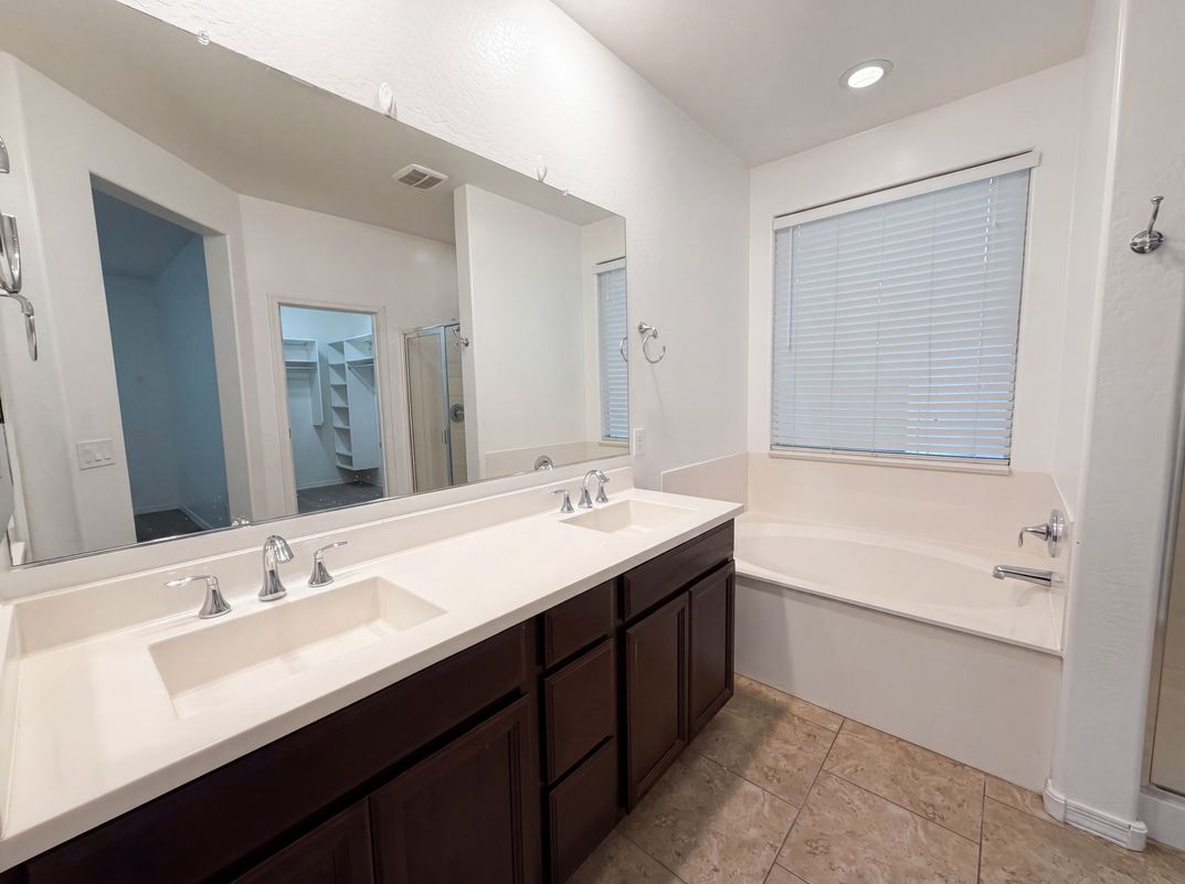 Photo 6 of 23 of 112 E Bernie Ln, Gilbert, AZ
