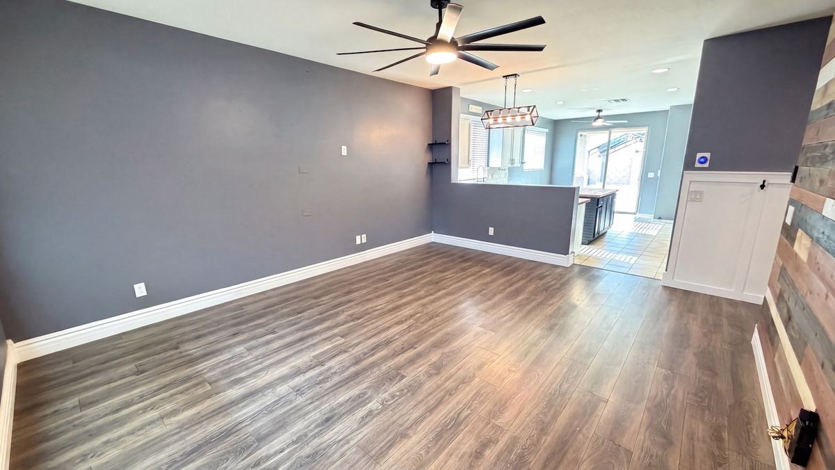 Property photo 3 of 18175 W Carlota Ln