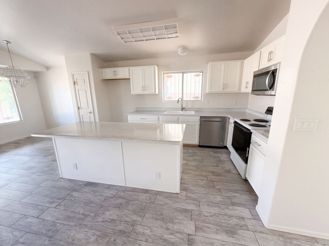 Property photo 2 of 3113 W Corte Olivia