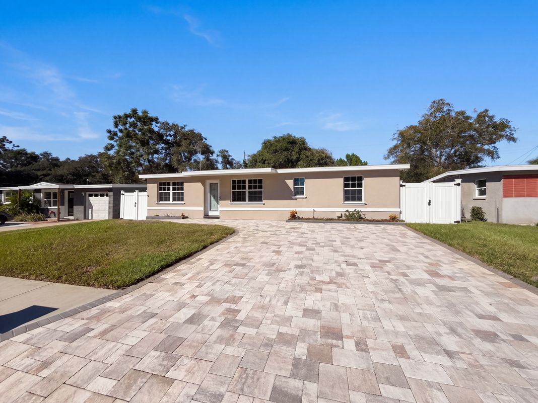 Property photo 1 of 645 10th Pl