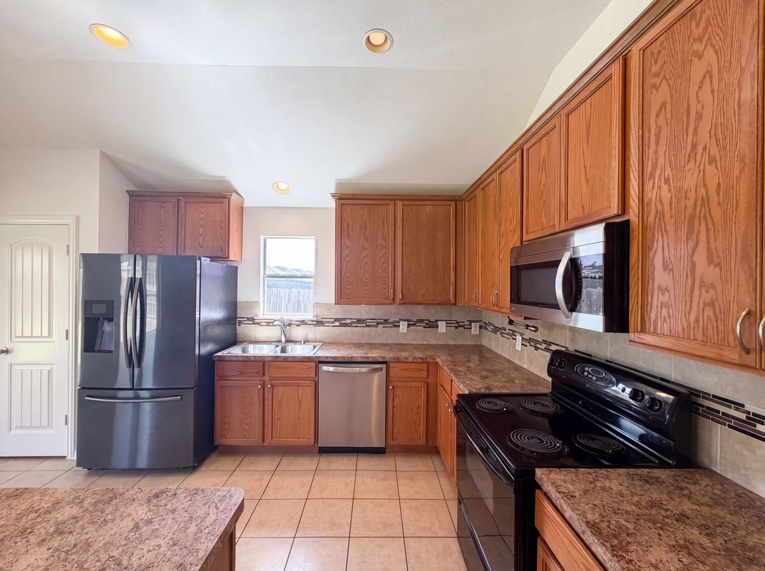 Photo 2 of 17 of 143 Pintail Ln, Sanger, TX