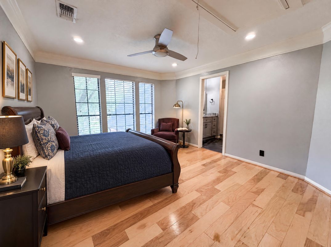 Property photo 3 of 6127 Willowcrest Ct