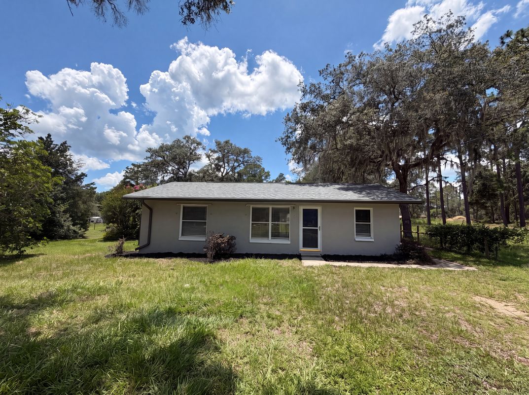 Property photo 1 of 1870 SW Valencia Heights Ave