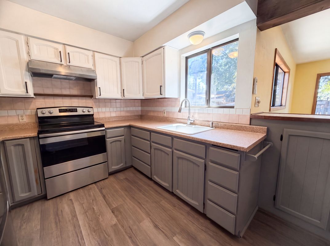 Property photo 2 of 5926 SE Lexington St