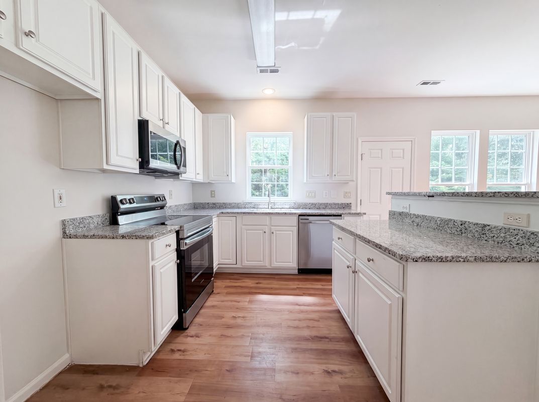 Property photo 2 of 10648 Secret Garden Ln