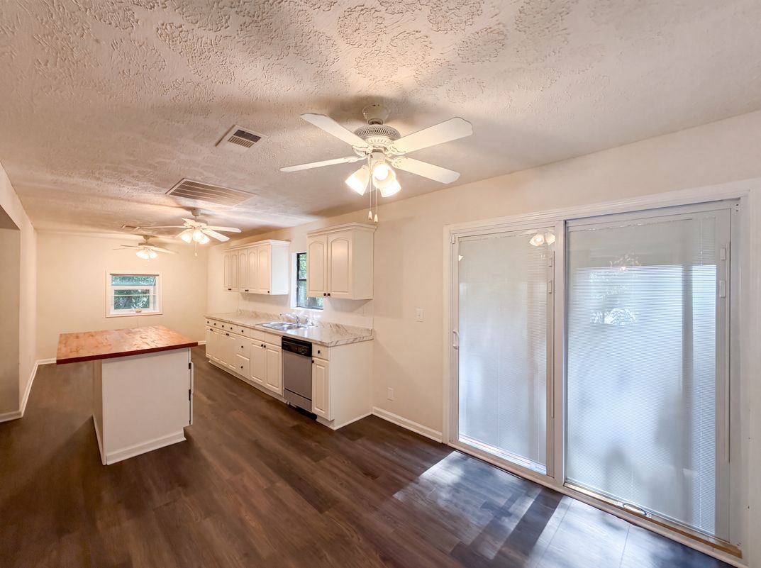 Property photo 2 of 3808 Shane Ct