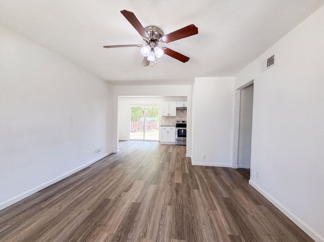 Property photo 3 of 2505 Plaza St