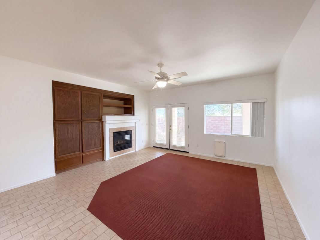 Property photo 3 of 4433 El Presidio Dr