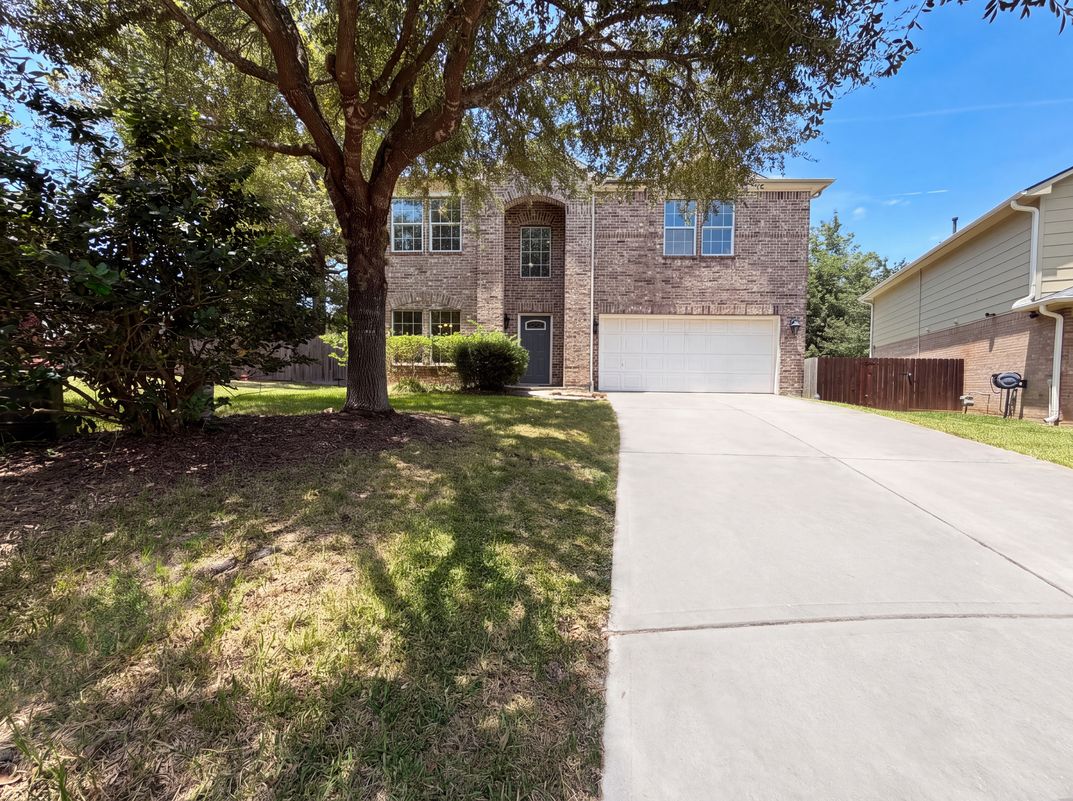 Property photo 1 of 916 Summer Rain Ct