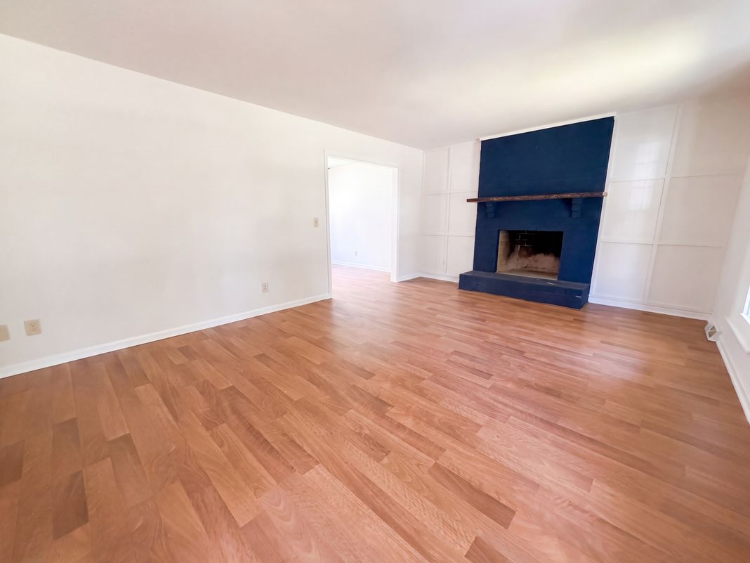 Property photo 3 of 114 Blake Dr