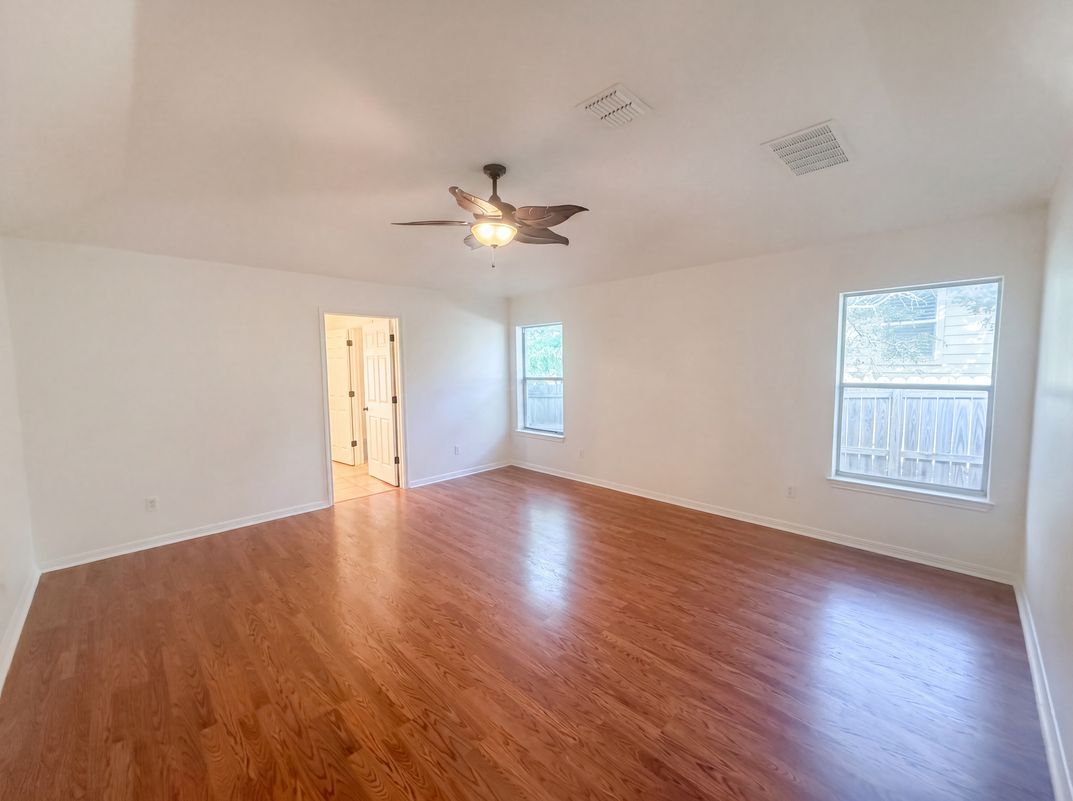 Photo 7 of 25 of 12 Birchwood Cir, Wimberley, TX