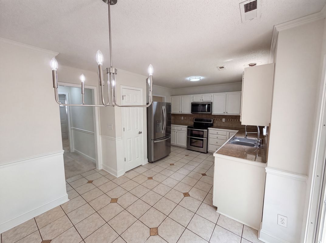 Property photo 2 of 729 Cress School Rd