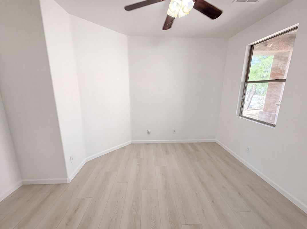 Photo 11 of 27 of 934 E Overlin Dr, Avondale, AZ