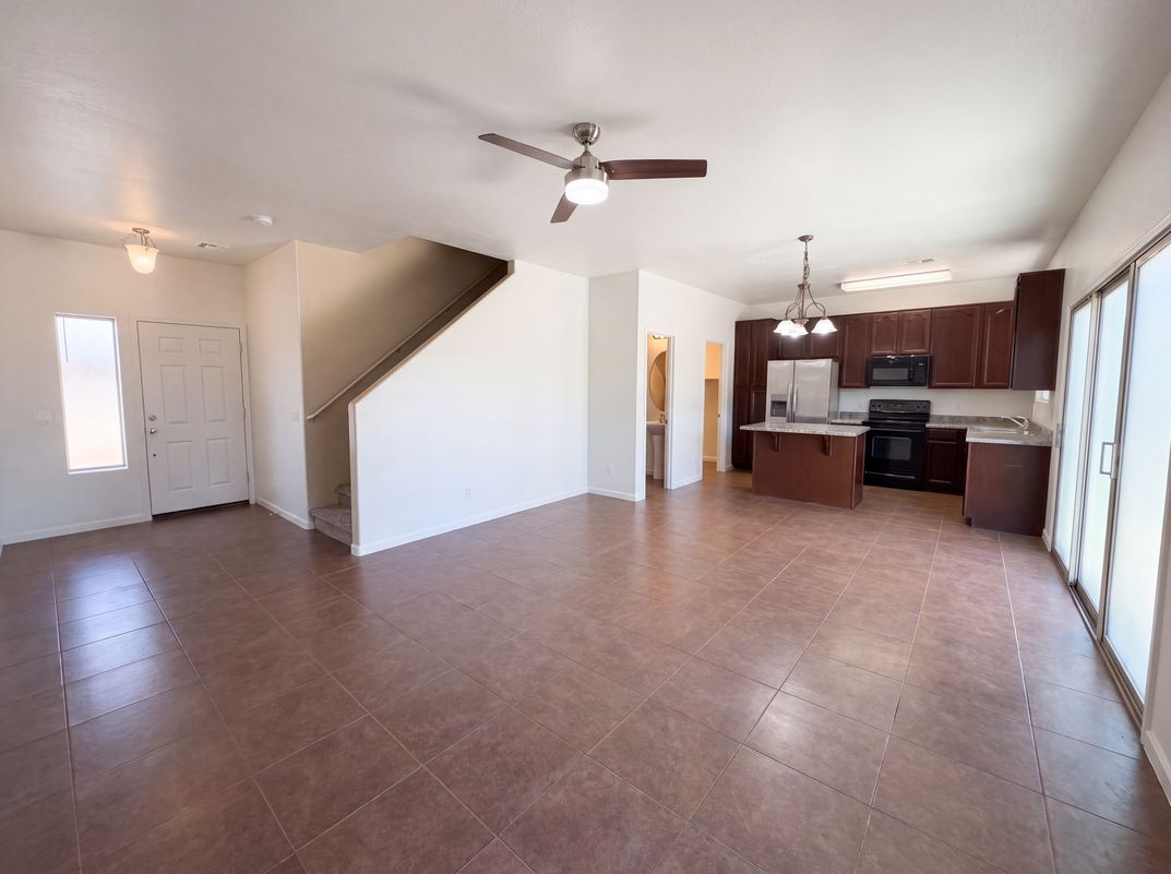 Photo 8 of 24 of 17533 W Mandalay Ln, Surprise, AZ