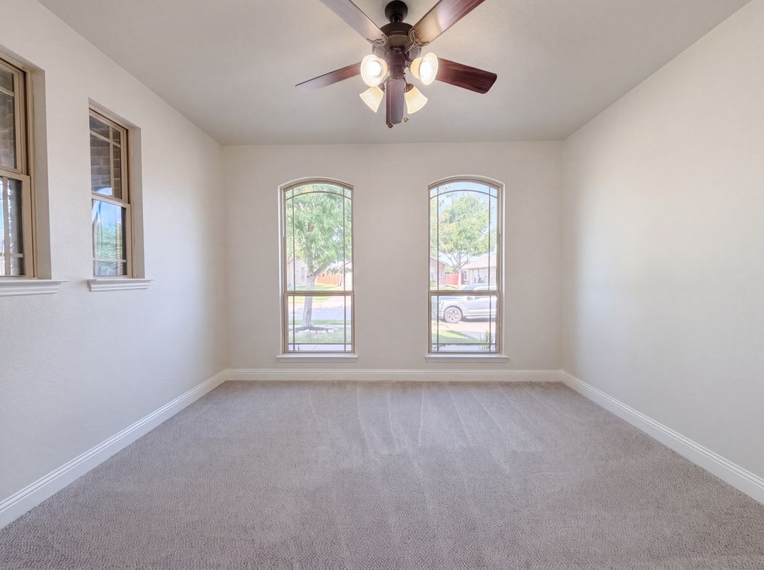 Property photo 2 of 830 Graham Dr